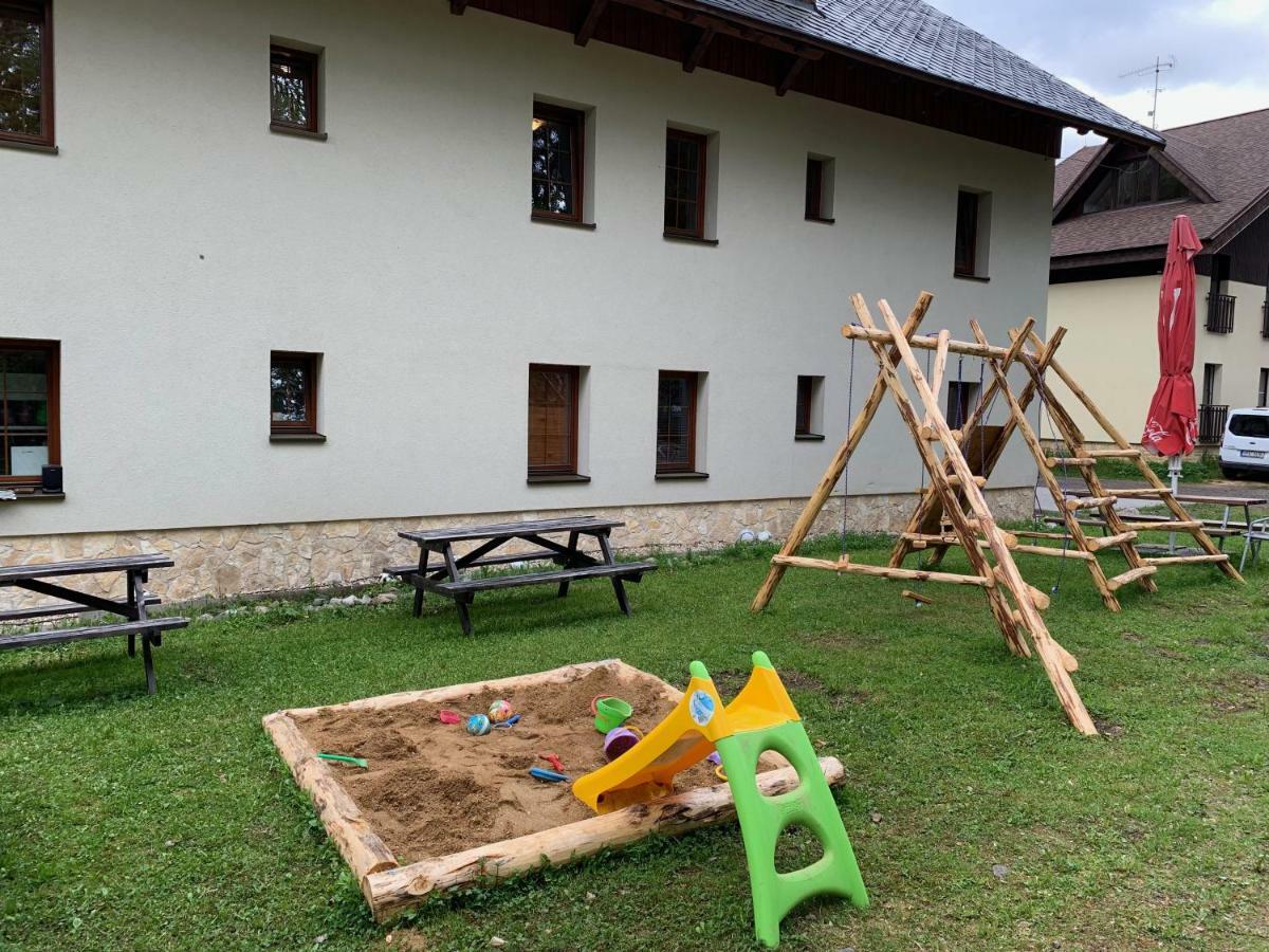 Penzion Sunski Hotel Harrachov Bagian luar foto